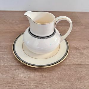 1987 Royal Doulton Olympia H5136 Creamer Pitcher Gravy Boat W/‎ Underplate - Vtg